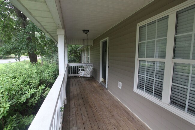 Foto del edificio - 3 Bedroom/ 2 Bathroom Home!