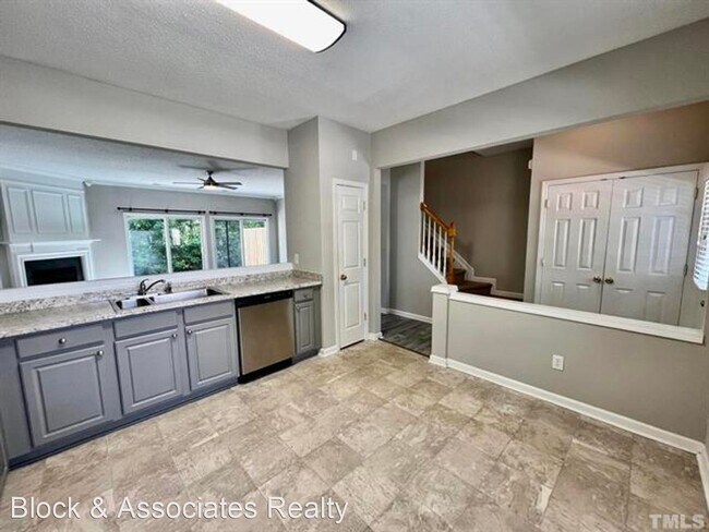 Foto del edificio - 3 br, 2.5 bath House - 412 Canyon Lake Circle