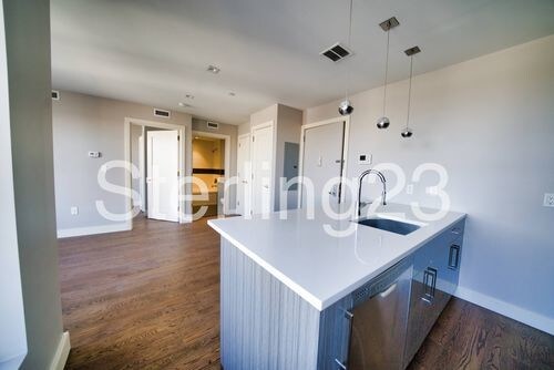 Foto principal - 2718 Hoyt Ave S