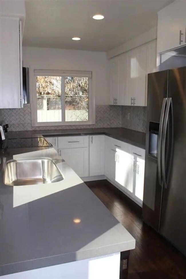 Building Photo - 531 Camino Del Mar