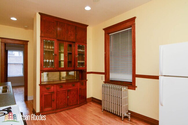 Building Photo - 3948 N Wolcott Ave