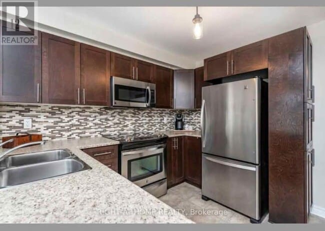 Building Photo - 2370 Esprit Dr