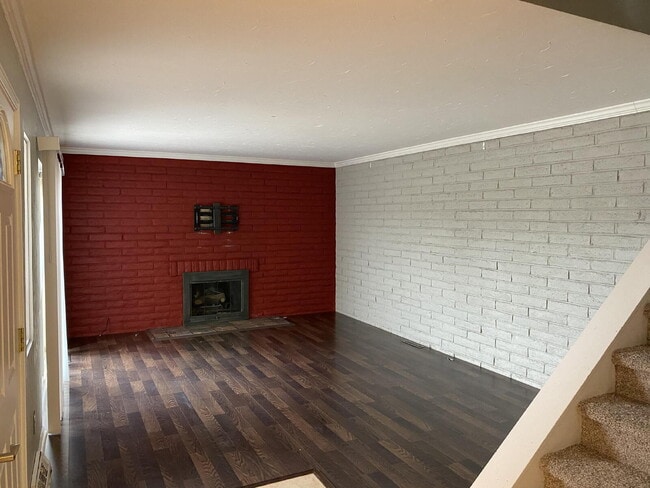 Building Photo - "Charming 2-Bed Townhouse Retreat in Denver – Spacious 1,240 Sq Ft with 1.5 Baths!"