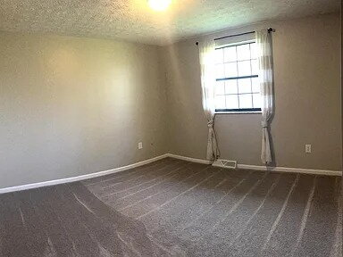 Foto del edificio - Duplex currently available in Westerville School District (Pointview ES, Genoa MS, Westerville Ce...