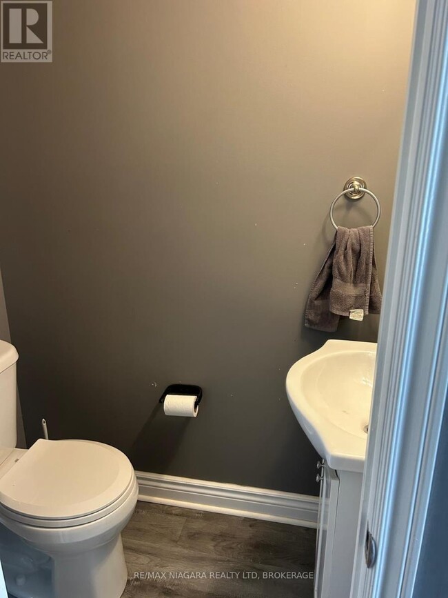 Building Photo - 7267 Fern Ave