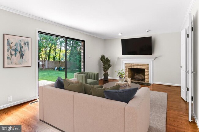 Foto del edificio - 6294 Dunaway Ct