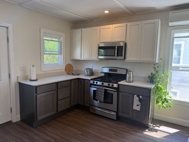 Building Photo - 71 Willard Ave