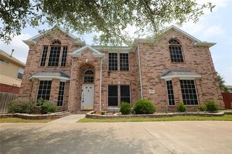 Building Photo - 1104 Ruby St