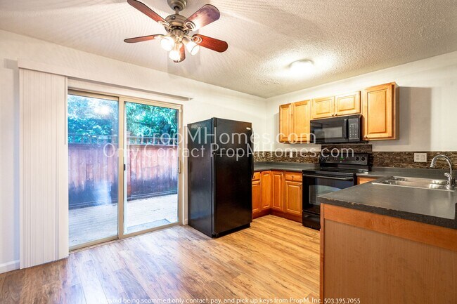 Foto del edificio - Charming Two Bedroom Unit in North Tabor!