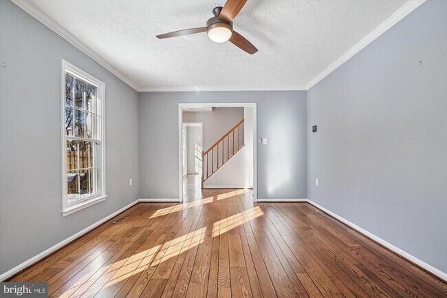 Foto del edificio - 4623 University Dr