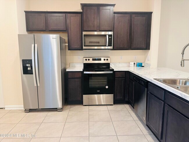 Foto del edificio - 9549 Star Dr