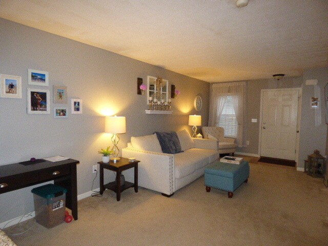 Building Photo - Worthington Condo