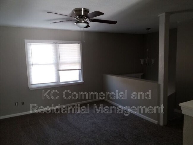 Foto del edificio - 16527 E 35th Terrace S