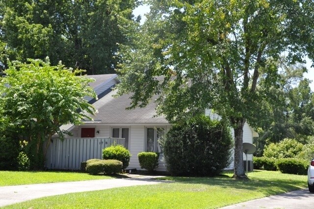 Building Photo - 45 Mulberry Ln