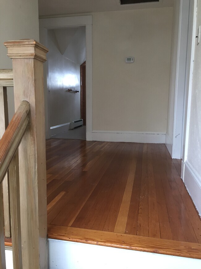 Entry/landing - 95 Atwood Ave
