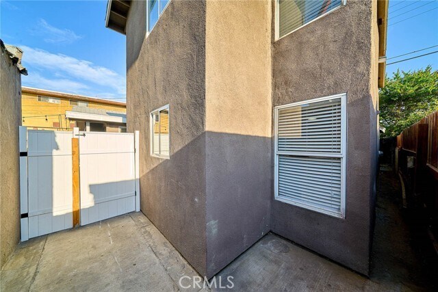 Foto del edificio - 218 E 25th St