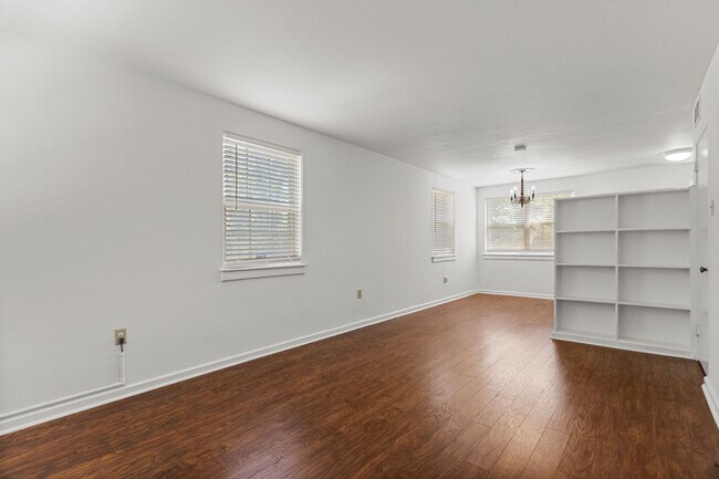 Photo - Riverside Condominiums