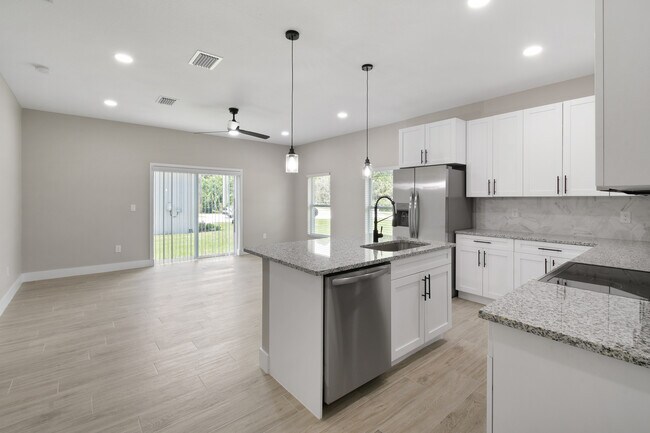 Foto del edificio - 1388 NW Charlie Green Dr