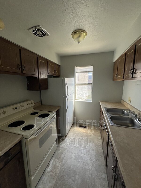 Building Photo - 1036 Healy Street