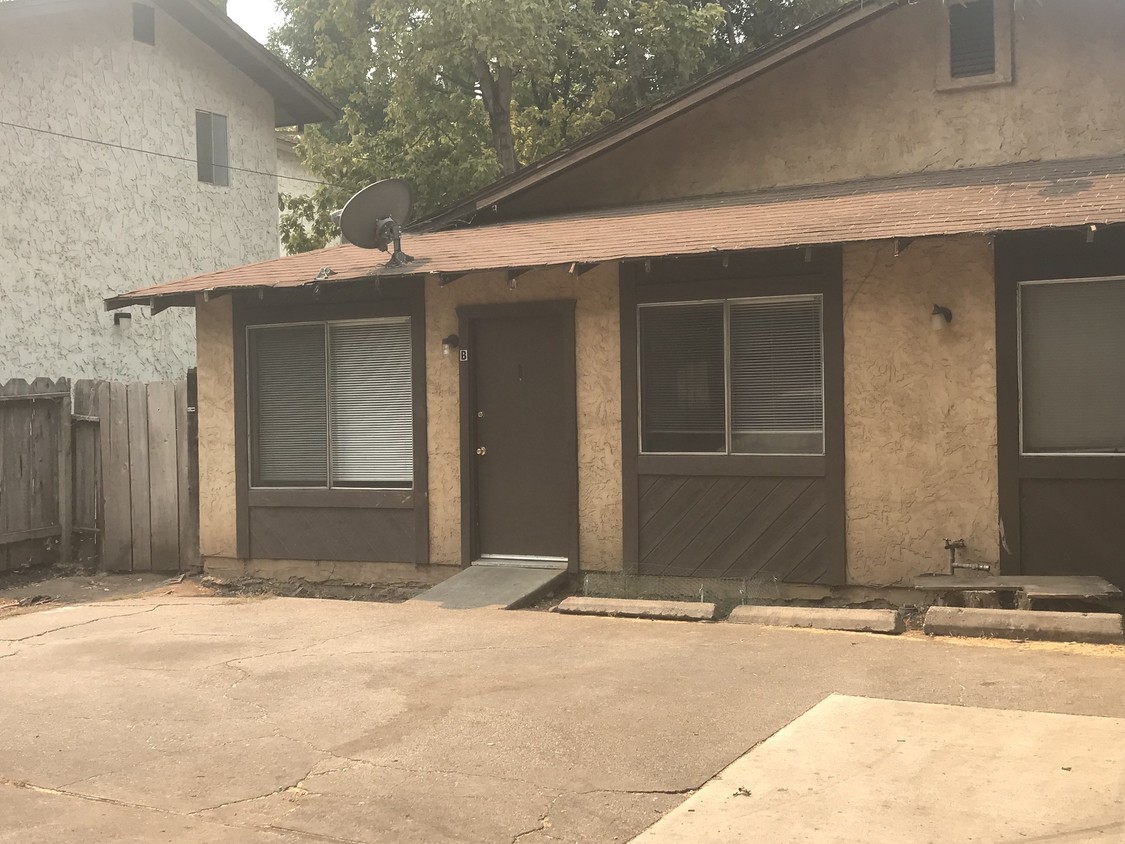 Primary Photo - 1256 Warner St