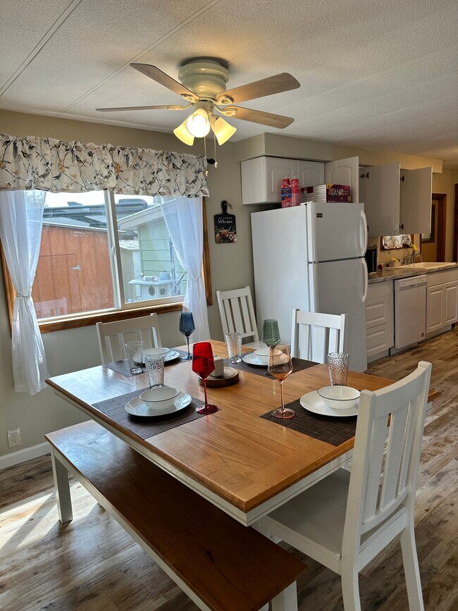 Foto del edificio - 712 SE Railroad Ave