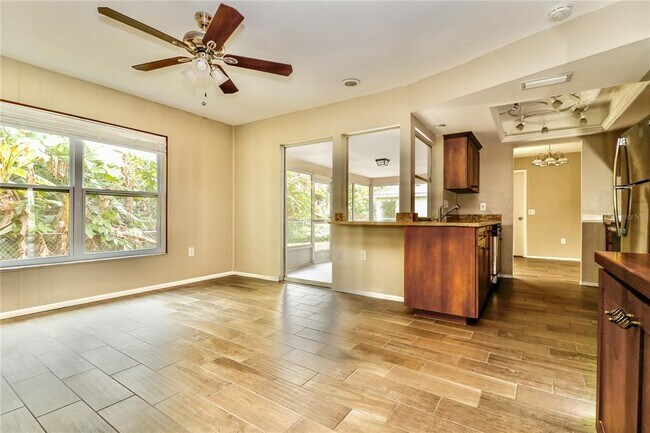 Foto del edificio - 1124 Danny Dr