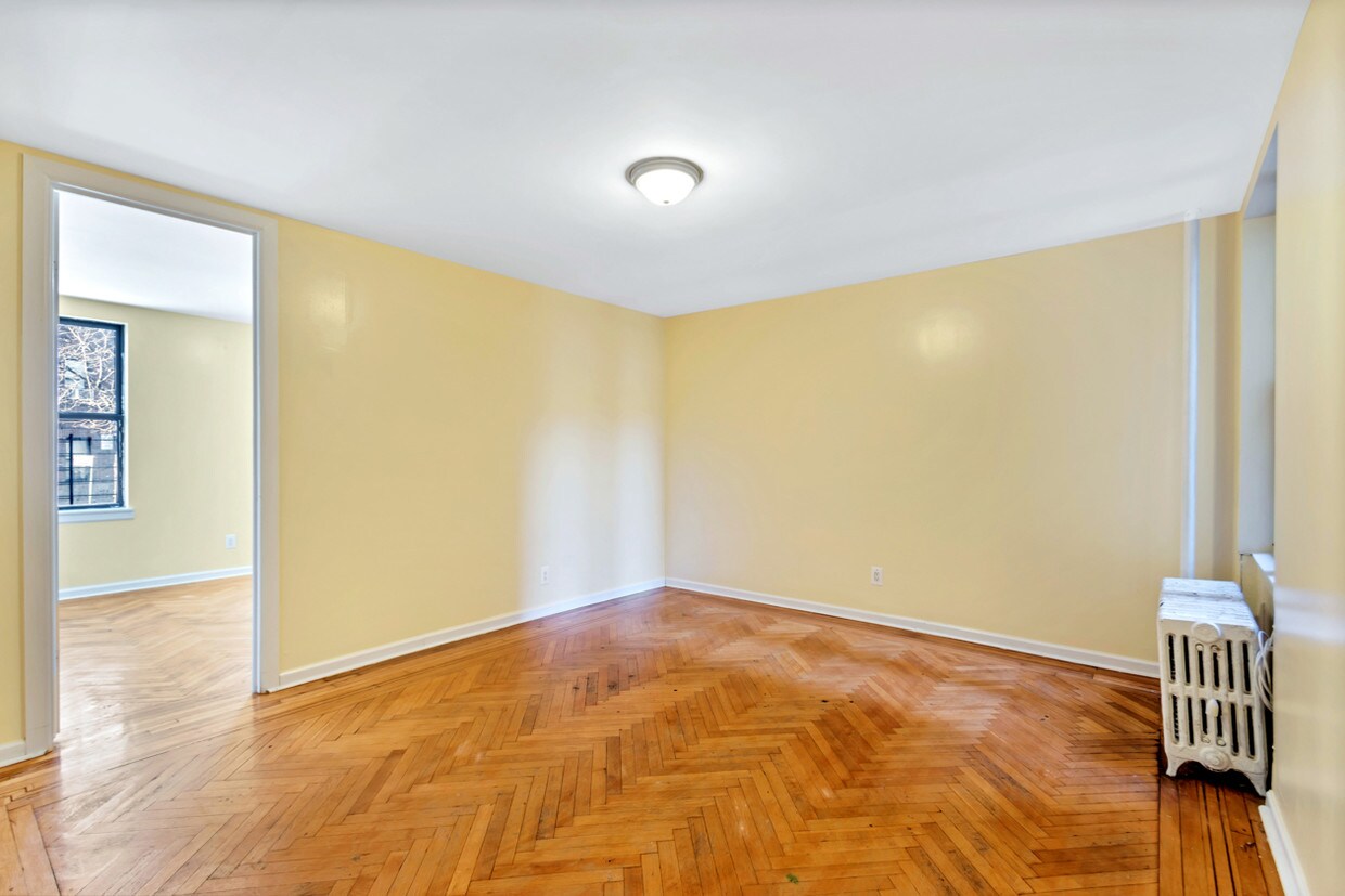 Primary Photo - 2326 Loring Pl N