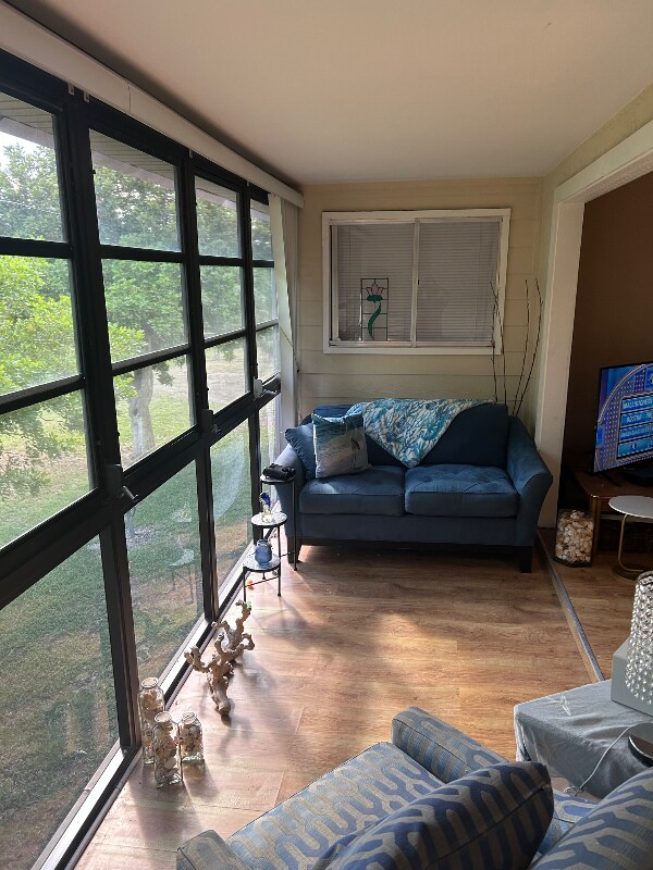 Foto del edificio - 8121 S Woods Cir