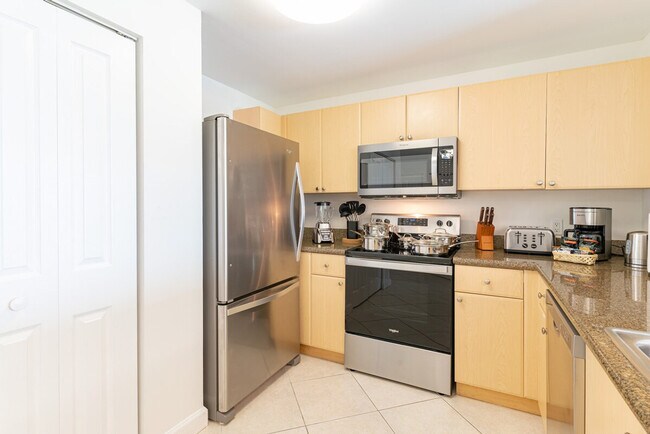 Foto del edificio - 2280 SW 32nd Ave