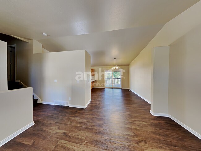 Foto del edificio - 543 Canyon View Dr