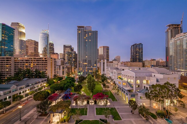 Renaissance Tower Apartments Los Angeles Ca Our Community Is Located In The Dynamic South Park Neighborhood Of Los Angeles Renaissance Tower