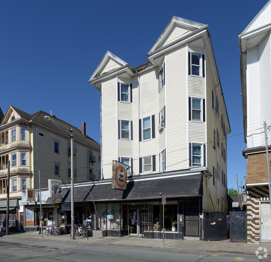 Foto principal - 1273-1279 Acushnet Ave