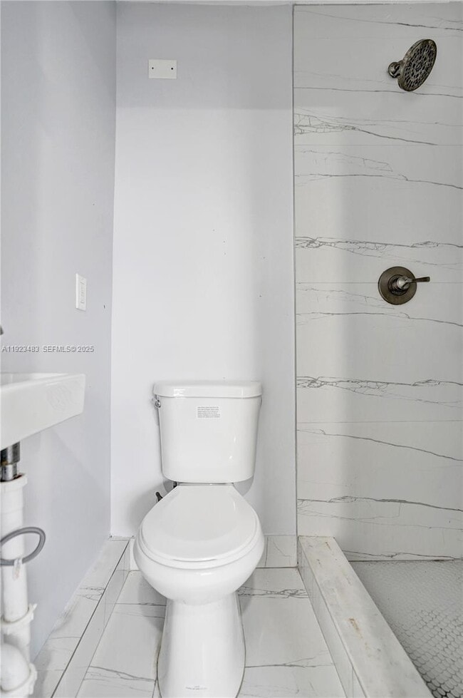 Building Photo - 3633 SW 12th Ct