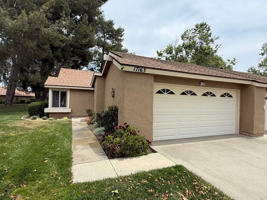 Primary Photo - 2 Car Garage Capri in Leisure Village Seni...