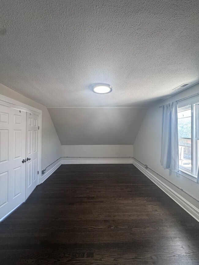 Foto del edificio - 5017 N Western Ave