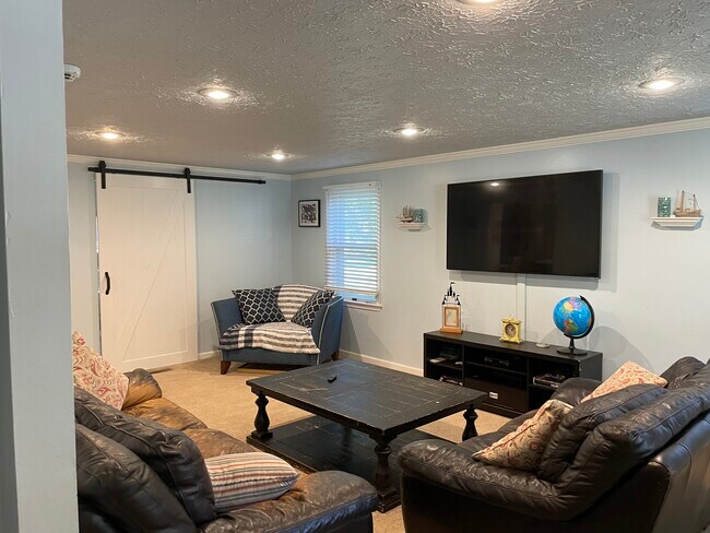 Building Photo - 6934 Traymore Ct