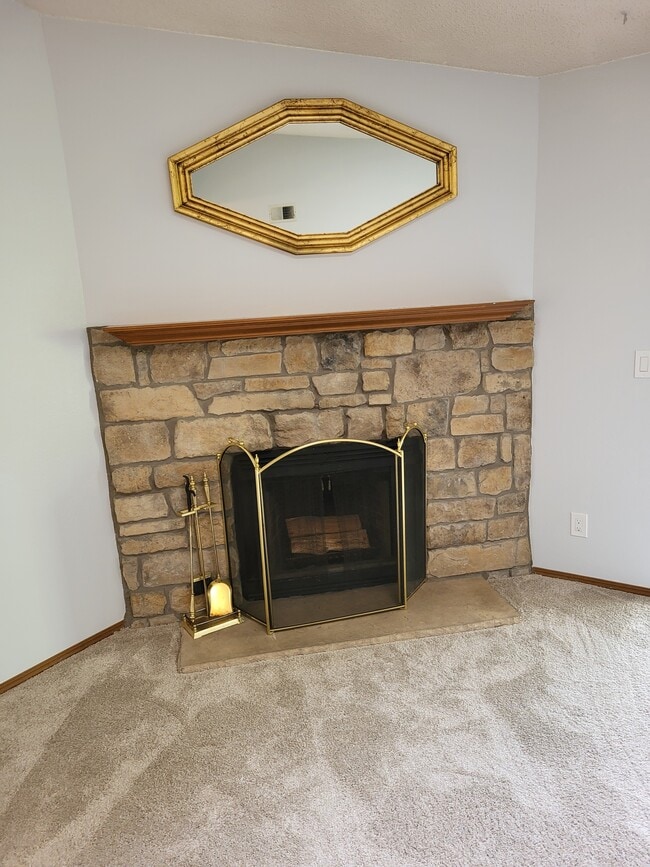 Building Photo - 8225 Fairmount Dr