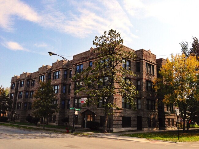 Building - 53 E Marquette Rd