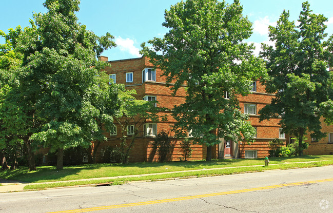 Noble Manor - Noble Manor Apartments