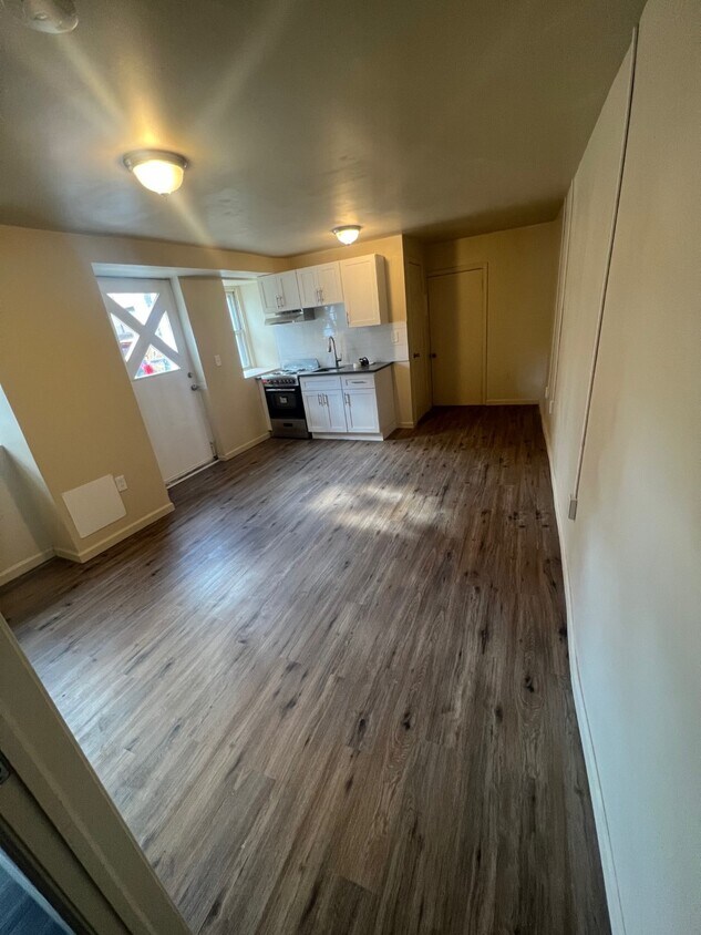 Primary Photo - 846 N Woodstock St