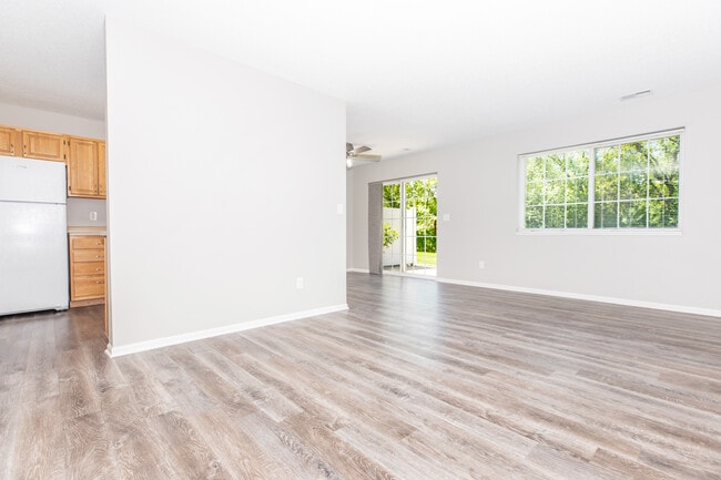 Building Photo - Georgetowne Homes
