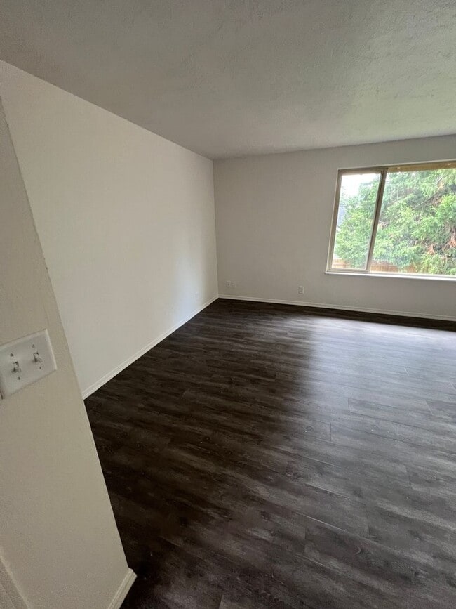 Photo - 850 W 12th Ave Apartment