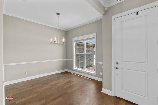 Building Photo - 608 Labarre Ln