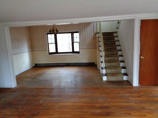 Building Photo - 3 bedroom in Newtown CT 06470