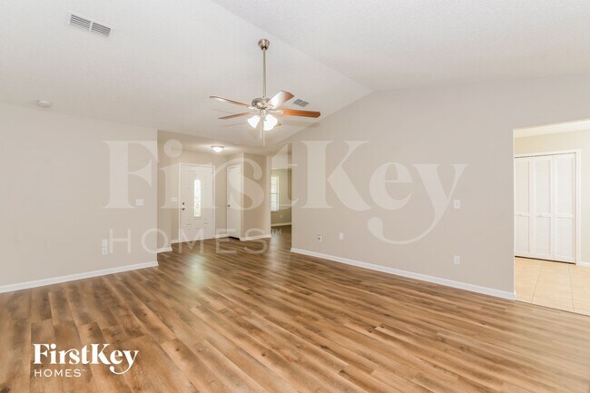 Foto del edificio - 1383 Mayberry Ln