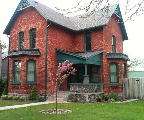 Primary Photo - 318 W 15th St