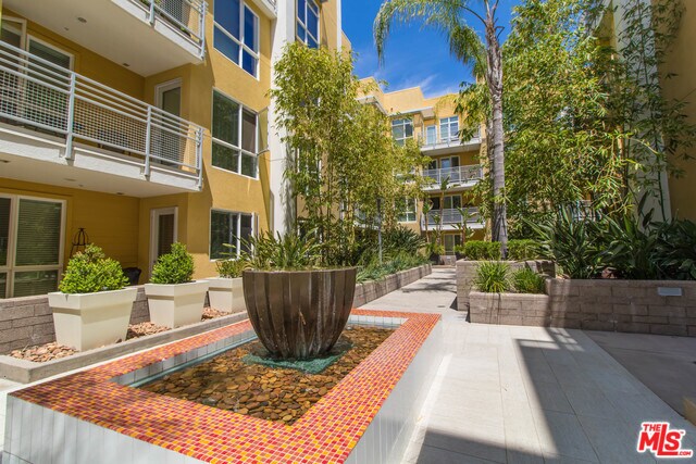 Walkways - 21301 Erwin St