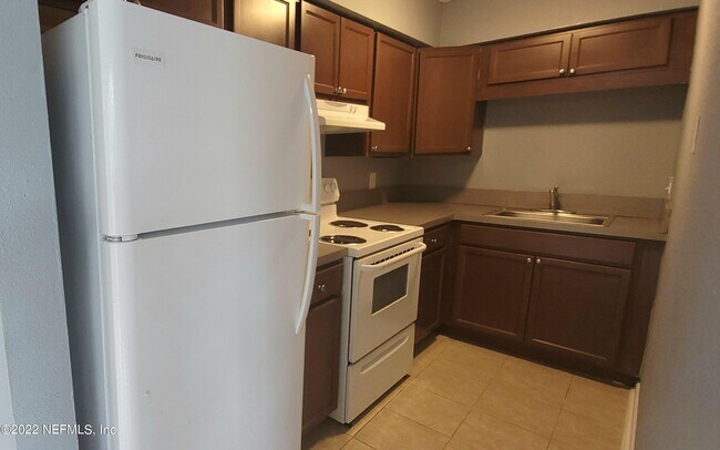 Building Photo - 8286 San Jose Manor Dr E