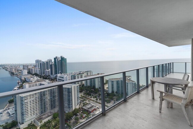 Foto del edificio - 4010 S Ocean Dr
