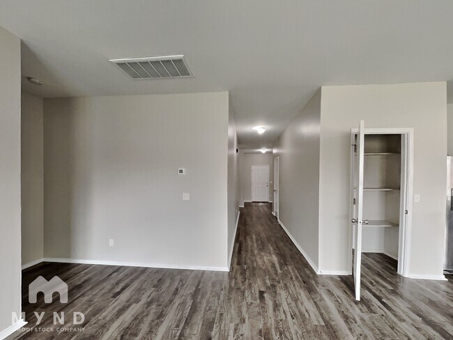 Building Photo - 5303 Nicole Dr